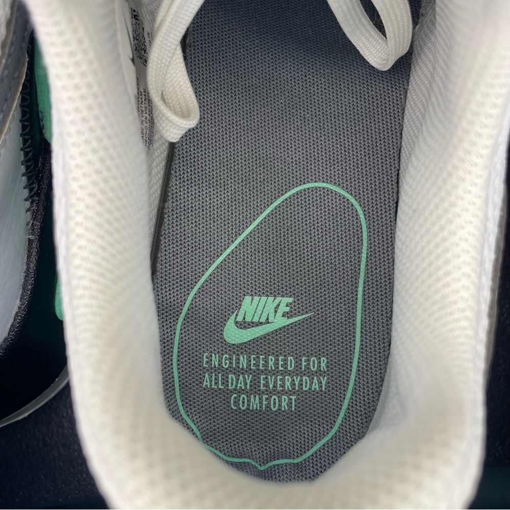 Nike Women's Air Max Excee Sneaker White Mint Green & Black Size 9.5 - Picture 10 of 11